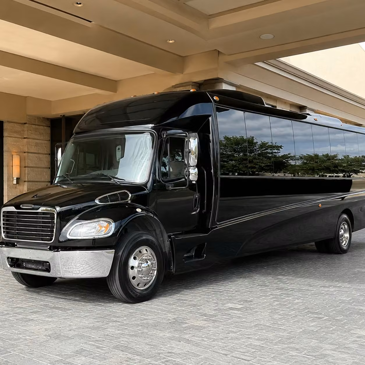 el paso 28 passenger minibus rental